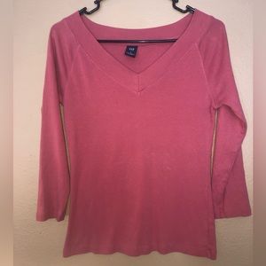 Pretty pinkish-coral 3/4 sleeve GAP shirt w/V-neck. Perfect for casual days!